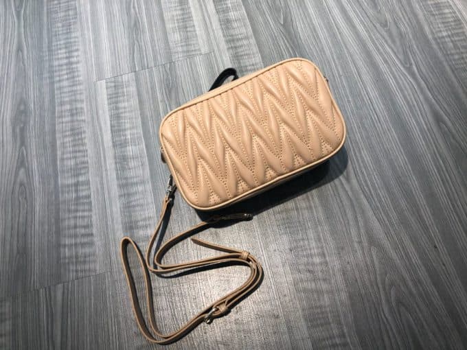 2019秋冬注目度NO.1ミュウミュウ(MIUMIU)☆ ショルダーバッグコピー☆特別価格にて販売!!アイテム続々追加中♪♪♪ - 画像 (2)