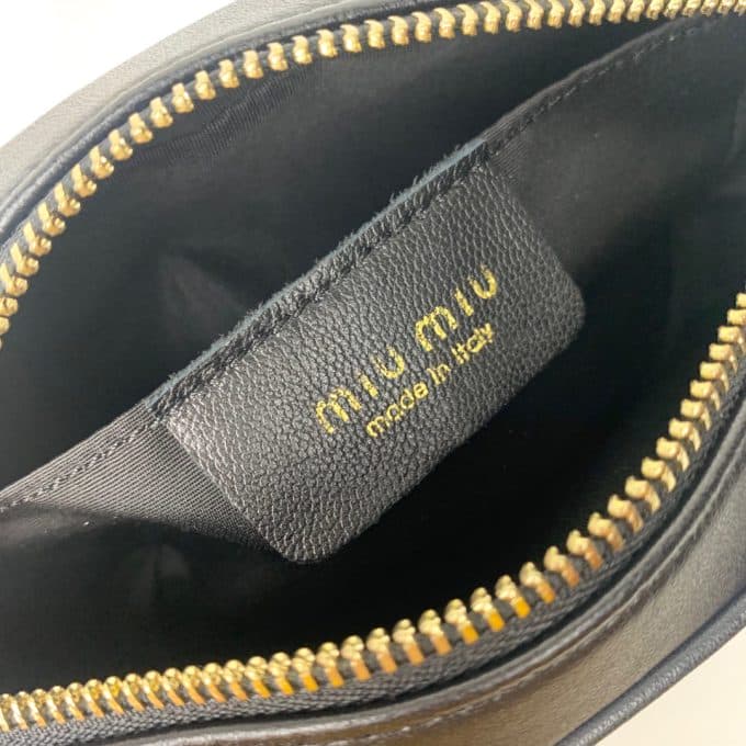 2019秋冬高品質ミュウミュウ(MIUMIU)☆ ショルダーバッグコピー☆気持ちの良い触り心地♪相性抜群！ - 画像 (9)