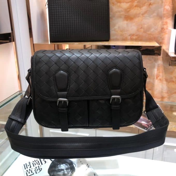 高品質ボッテガヴェネタバッグコピー 定番人気2021新品 Bottega Veneta メンズ ショルダーバッグ