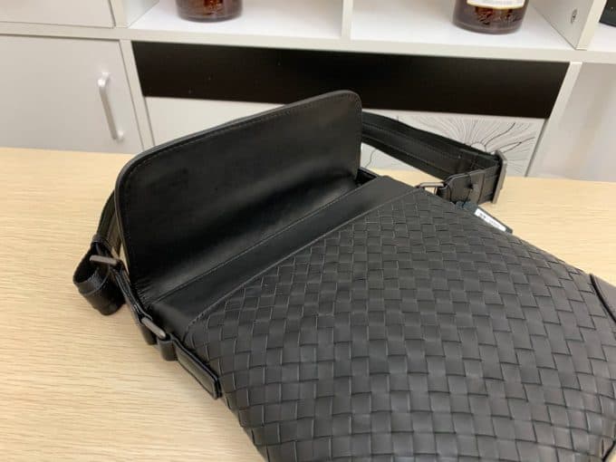 人気高級ボッテガヴェネタバッグコピー 2021新品注目度NO.1 Bottega Veneta メンズ ショルダーバッグ - 画像 (5)