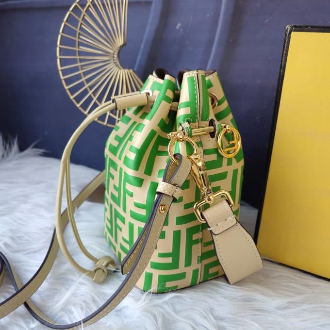 フェンディバッグコピー 大人気2022新品 FENDI レディース バケツバッグ - 画像 (4)