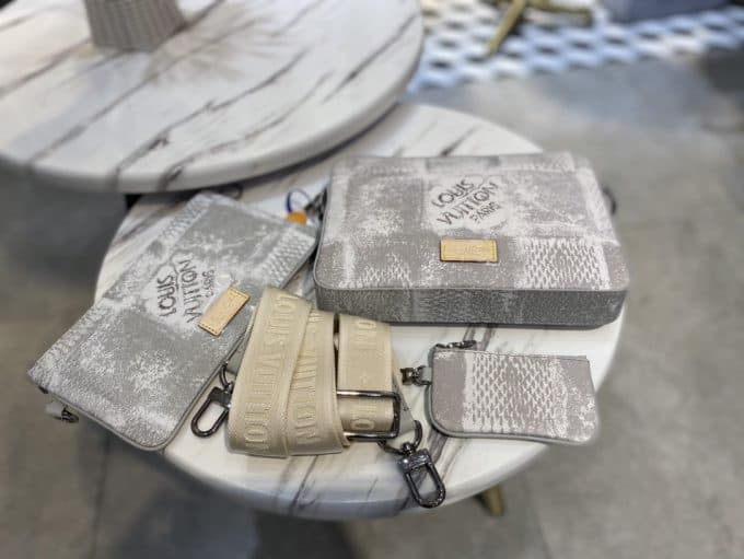 人気高級ルイヴィトンバッグコピー 2021新品注目度NO.1 Louis Vuitton メンズ ショルダーバッグ - 画像 (4)