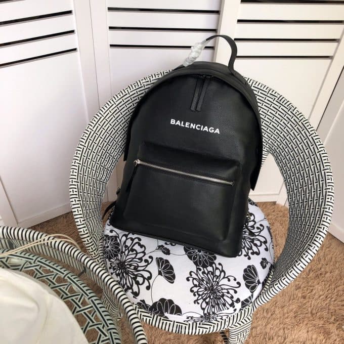 高品質 バレンシアガバッグコピー 定番人気2021新品 BALENCIAGA 男女兼用 バックパック - 画像 (2)