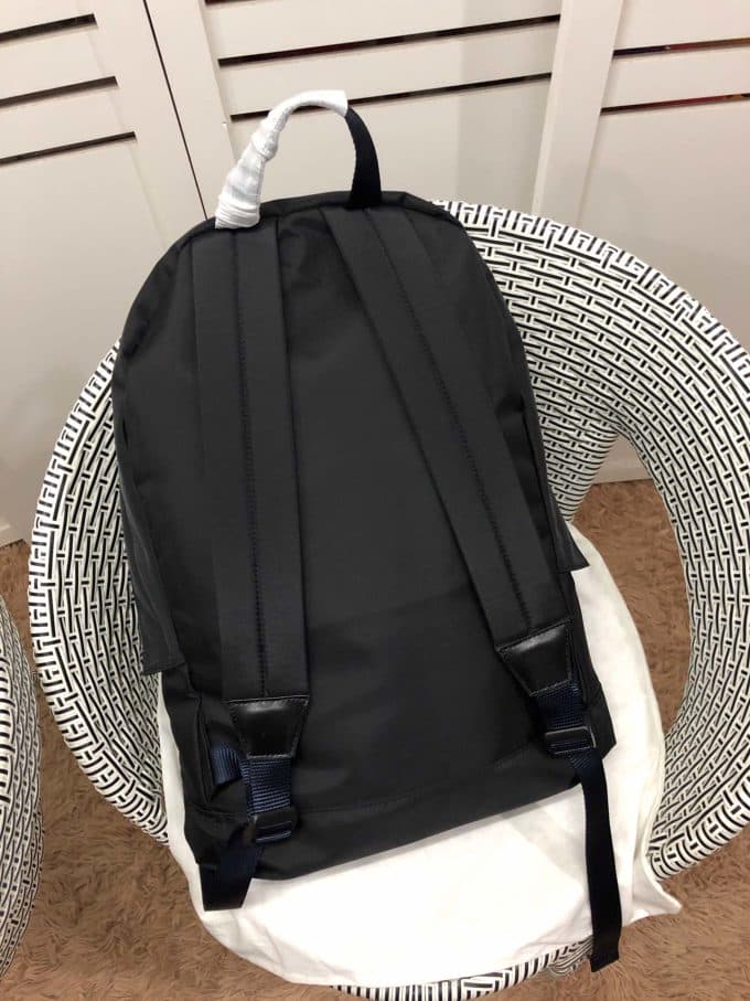 バレンシアガバッグコピー 2021新品注目度NO.1 BALENCIAGA 男女兼用 バックパック - 画像 (4)