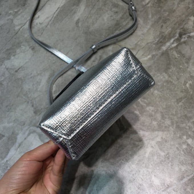 高品質 バレンシアガバッグコピー 定番人気2021新品 BALENCIAGA 男女兼用 ショルダーバッグ - 画像 (4)