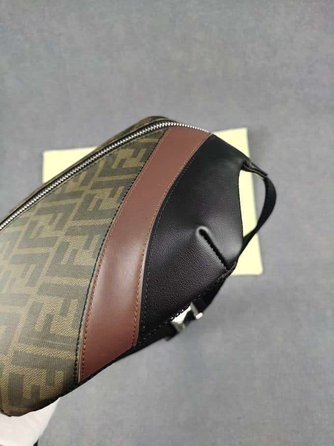 フェンディバッグコピー 2021新品注目度NO.1 FENDI メンズ ボディバッグ - 画像 (4)