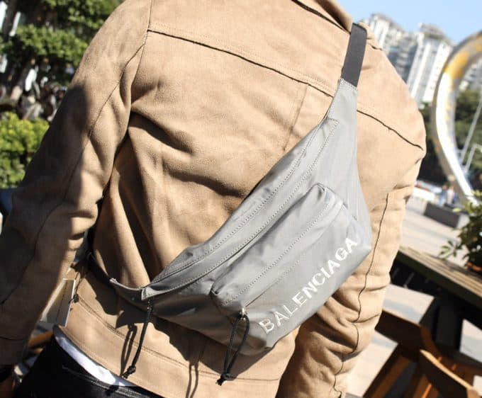 バレンシアガバッグコピー 定番人気2021新品 BALENCIAGA 男女兼用 ボディバッグ - 画像 (4)