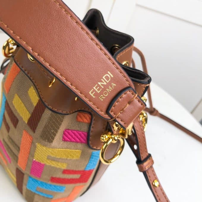 フェンディバッグコピー 2022新品注目度NO.1 FENDI レディース バケツバッグ - 画像 (7)