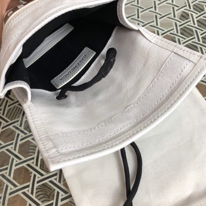 バレンシアガバッグコピー 大人気2021新品 BALENCIAGA 男女兼用 ショルダーバッグ - 画像 (9)