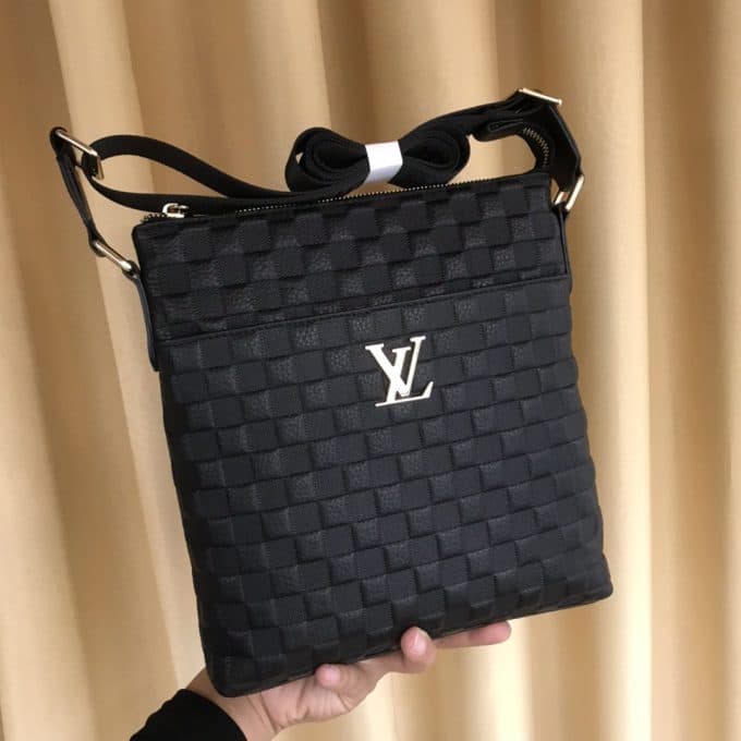 ルイヴィトンバッグコピー 2021新品注目度NO.1 Louis Vuitton メンズ ショルダーバッグ
