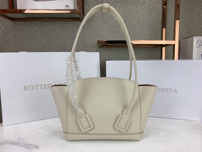2019人気新作ボッテガヴェネタ(Bottega Veneta)☆レディース ハンドバックコピー☆どんなアイテムとも相性がいい！絶賛発売中！！ - 画像 (4)