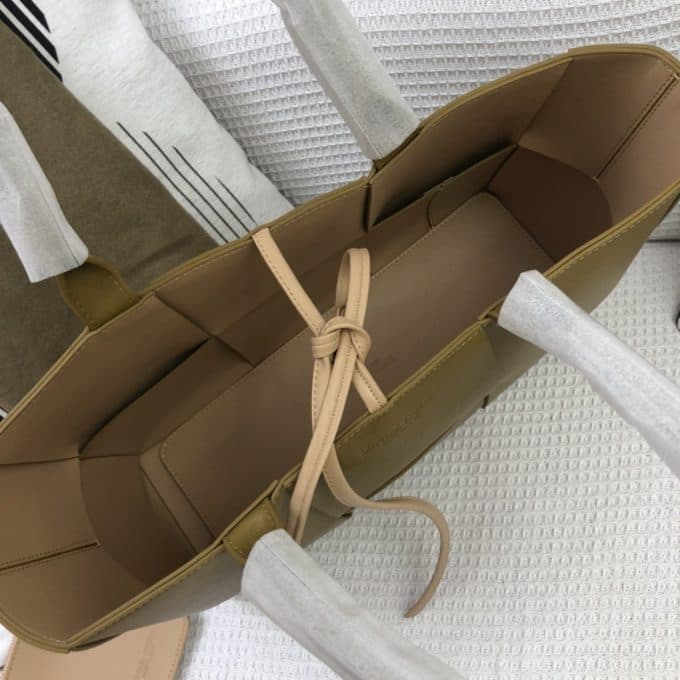 ボッテガヴェネタバッグコピー 定番人気2021新品 Bottega Veneta メンズ トートバッグ - 画像 (7)