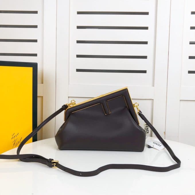 フェンディバッグコピー 大人気2022新品 FENDI レディース ショルダーバッグ