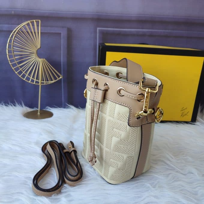 フェンディバッグコピー 大人気2022新品 FENDI レディース バケツバッグ - 画像 (4)