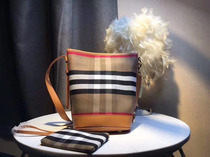 2019秋冬定番商品バーバリー(BURBERRY)☆レディース バケツバッグコピー☆爆発人気商品!数量限定発表★♫♪ - 画像 (3)