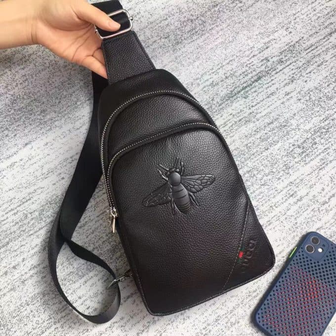 グッチバッグコピー 2021新品注目度NO.1 GUCCI メンズ ボディバッグ