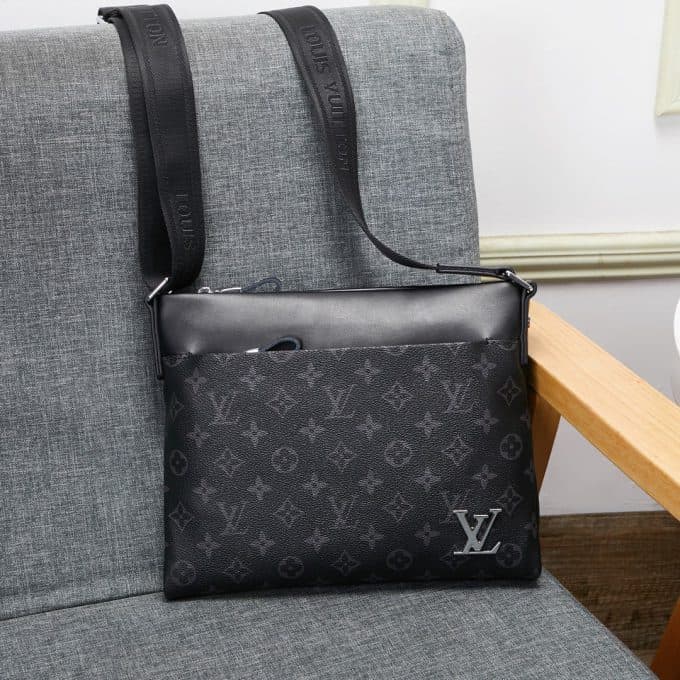 ルイヴィトンバッグコピー 2021新品注目度NO.1 Louis Vuitton メンズ ショルダーバッグ