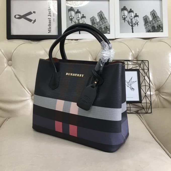 2019秋冬新作☆超売れ筋バーバリー(BURBERRY)☆レディース ハンドバックコピー☆特別価格にて販売!!今一番流行っている人気アイテム!! - 画像 (3)