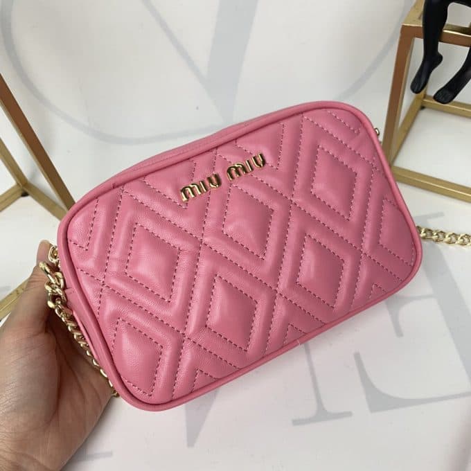 2019秋冬高品質ミュウミュウ(MIUMIU)☆ ショルダーバッグコピー☆気持ちの良い触り心地♪相性抜群！ - 画像 (2)