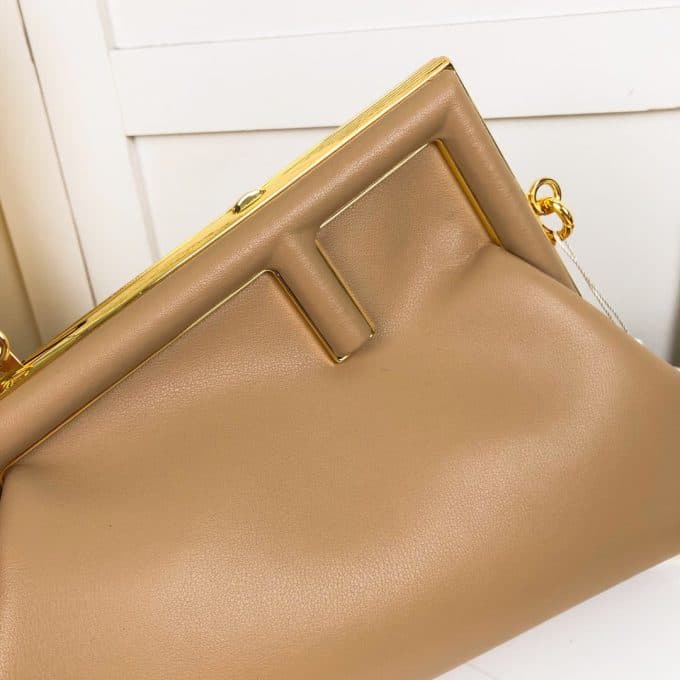 フェンディバッグコピー 2022新品注目度NO.1 FENDI レディース ショルダーバッグ - 画像 (2)