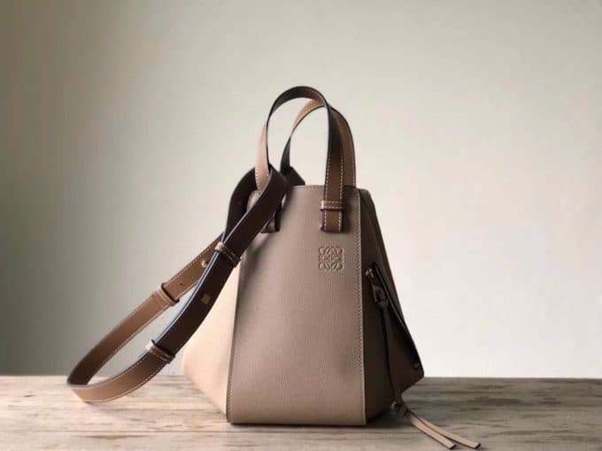 人気高級 ロエベバッグコピー 定番人気2021新品 Loewe男女兼用 ハンドバッグ
