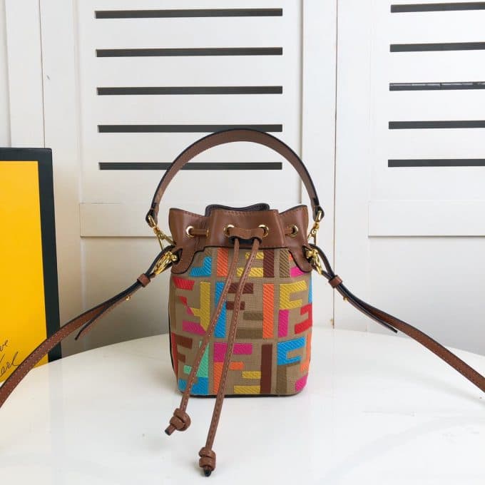 フェンディバッグコピー 2022新品注目度NO.1 FENDI レディース バケツバッグ