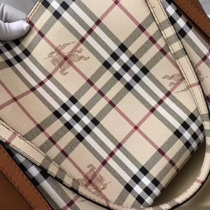 2019秋冬定番商品バーバリー(BURBERRY)☆レディース ハンドバックコピー☆爆発人気商品!数量限定発表★♫♪ - 画像 (3)