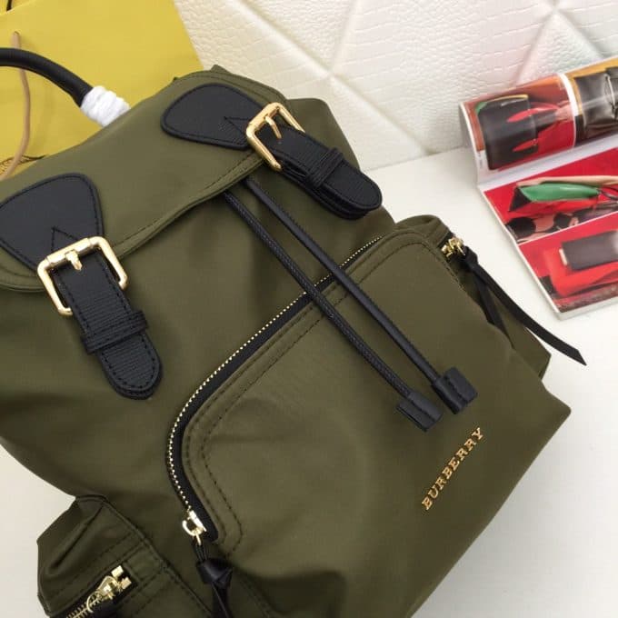 バーバリーバッグコピー 2021新品注目度NO.1 BURBERRY 男女兼用 バックパック - 画像 (4)