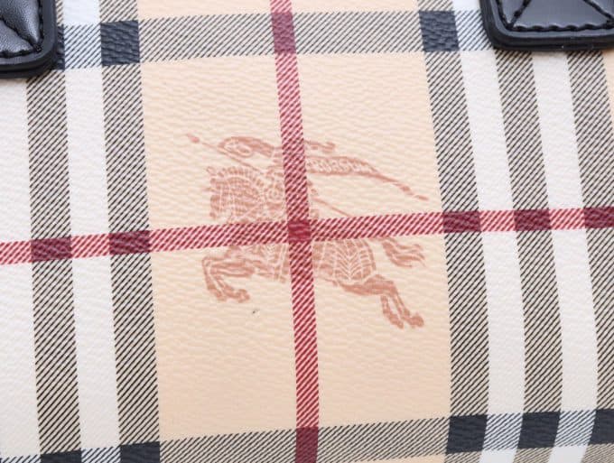 2019秋冬新作☆超売れ筋バーバリー(BURBERRY)☆レディース ハンドバックコピー☆特別価格にて販売!!今一番流行っている人気アイテム!! - 画像 (4)
