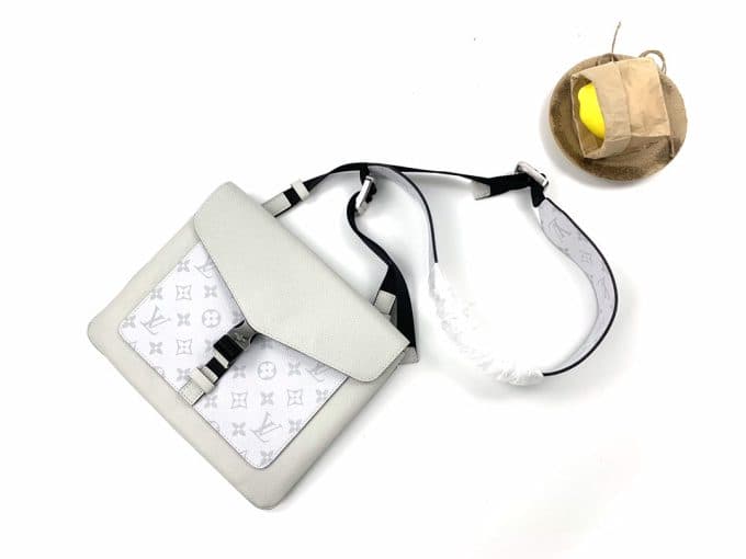 高品質ルイヴィトンバッグコピー 大人気2021新品 Louis Vuitton メンズ ショルダーバッグ