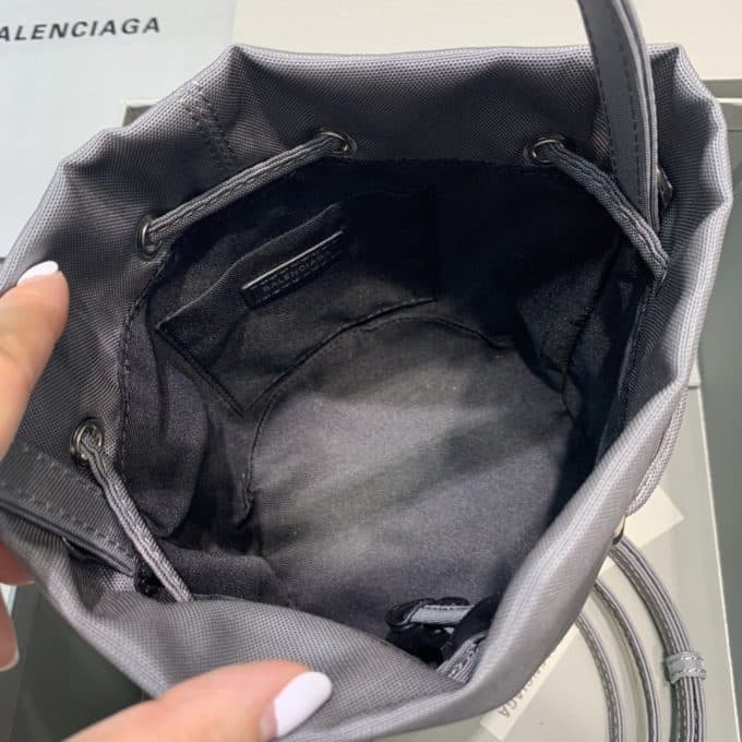 バレンシアガバッグコピー 大人気2022新品 BALENCIAGAレディース バケツバッグ - 画像 (5)