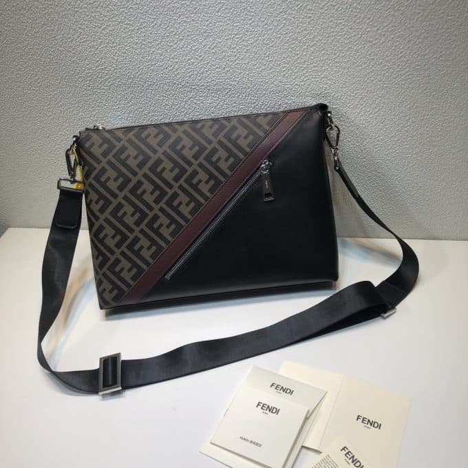フェンディバッグコピー 2021新品注目度NO.1 FENDI メンズ ショルダーバッグ