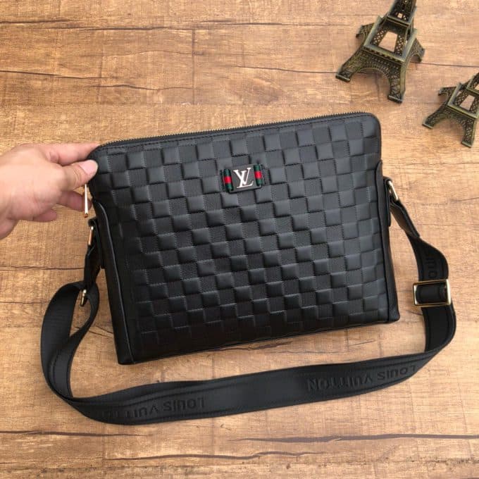ルイヴィトンバッグコピー 定番人気2021新品 Louis Vuitton メンズ ショルダーバッグ