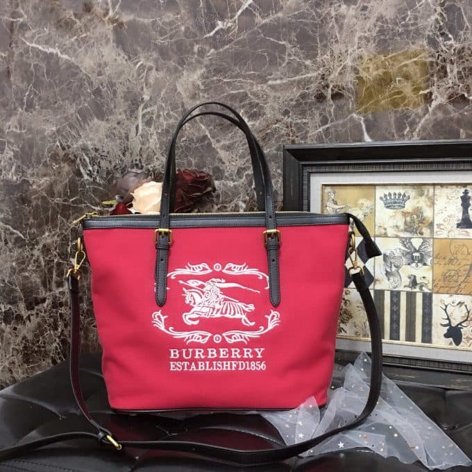 2019大人気爆発バーバリー(BURBERRY)☆レディース トートバッグコピー☆人気商品今流行り欠かせない存在☆★