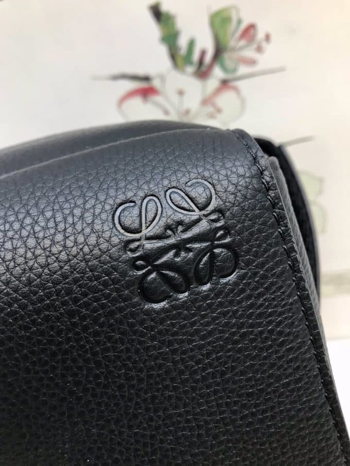 人気高級ロエベバッグコピー 2021新品注目度NO.1 Loeweメンズ ショルダーバッグ - 画像 (6)