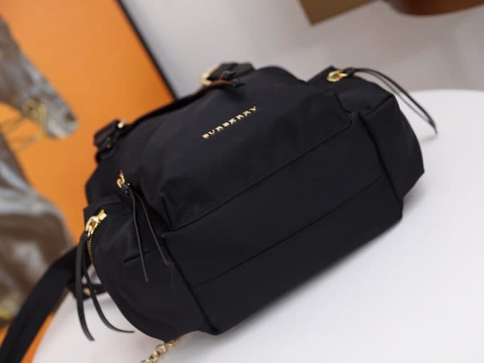 バーバリーバッグコピー 2021新品注目度NO.1 BURBERRY 男女兼用 バックパック - 画像 (4)