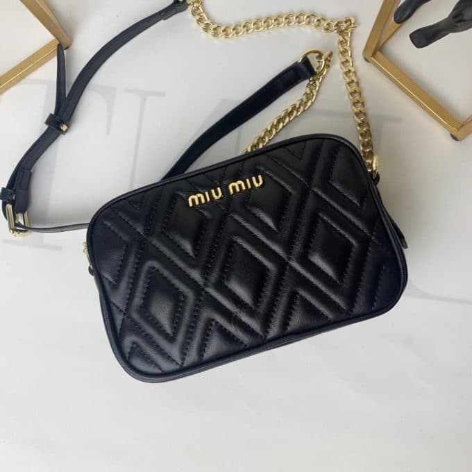 2019秋冬高品質ミュウミュウ(MIUMIU)☆ ショルダーバッグコピー☆気持ちの良い触り心地♪相性抜群！ - 画像 (4)