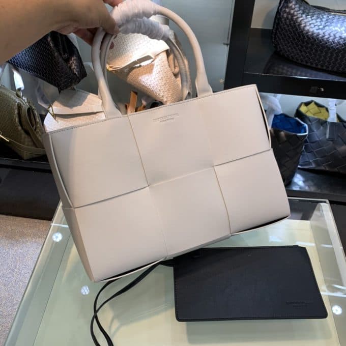 ボッテガヴェネタバッグコピー 2021新品注目度NO.1 Bottega Veneta メンズ トートバッグ - 画像 (6)