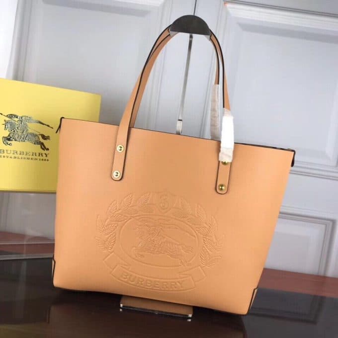 2019大人気爆発バーバリー(BURBERRY)☆レディース トートバッグコピー☆人気商品今流行り欠かせない存在☆★