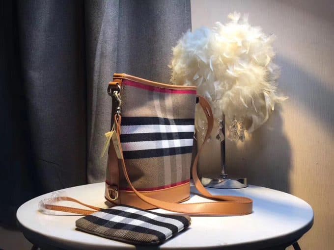 2019秋冬定番商品バーバリー(BURBERRY)☆レディース バケツバッグコピー☆爆発人気商品!数量限定発表★♫♪ - 画像 (4)