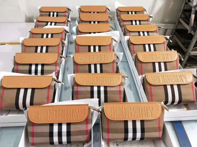 2019秋冬定番商品バーバリー(BURBERRY)☆レディースウエストポーチコピー☆爆発人気商品!数量限定発表★♫♪