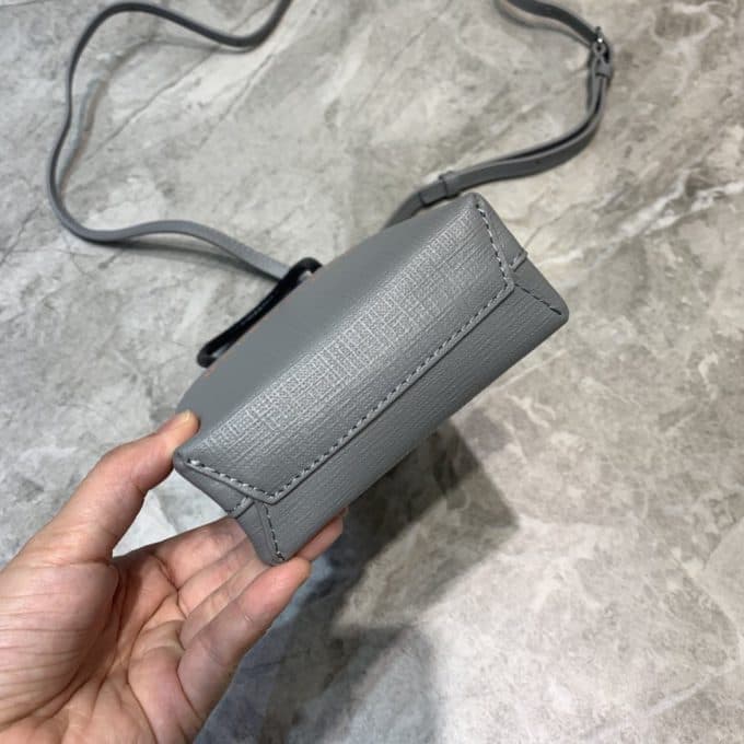 高品質 バレンシアガバッグコピー 定番人気2021新品 BALENCIAGA 男女兼用 ショルダーバッグ - 画像 (4)