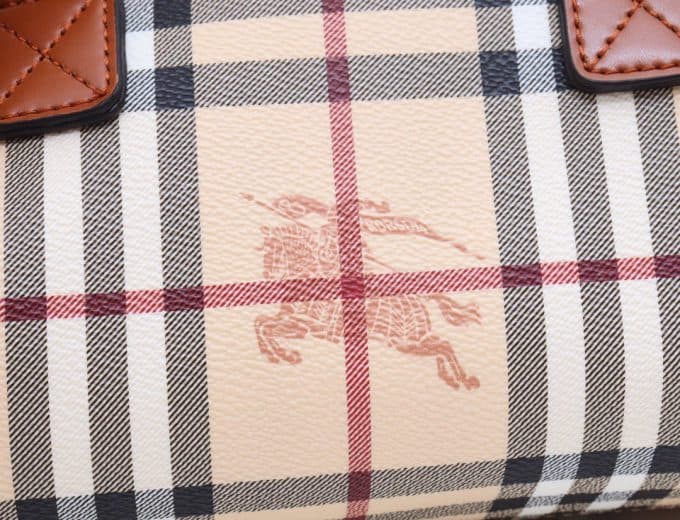 2019秋冬新作☆超売れ筋バーバリー(BURBERRY)☆レディース ハンドバックコピー☆特別価格にて販売!!今一番流行っている人気アイテム!! - 画像 (4)