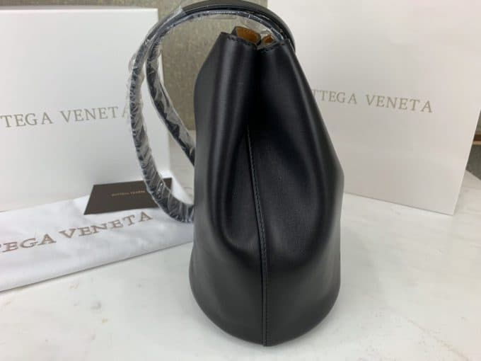 2019秋冬新作☆超売れ筋ボッテガヴェネタ(Bottega Veneta)☆レディースバケツバッグコピー☆特別価格にて販売!!今一番流行っている人気アイテム!! - 画像 (3)
