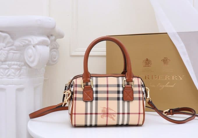 2019秋冬新作☆超売れ筋バーバリー(BURBERRY)☆レディース ハンドバックコピー☆特別価格にて販売!!今一番流行っている人気アイテム!! - 画像 (2)