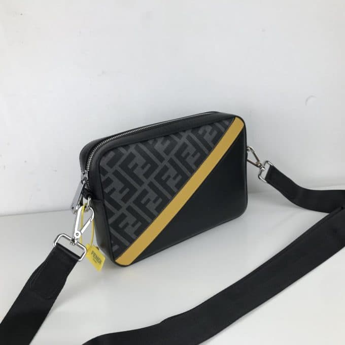 フェンディバッグコピー 2021新品注目度NO.1 FENDI メンズ ショルダーバッグ - 画像 (2)