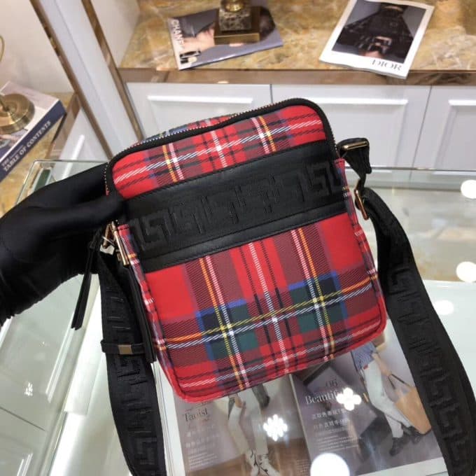 バーバリーバッグコピー 定番人気2021新品 BURBERRY メンズ ショルダーバッグ - 画像 (3)