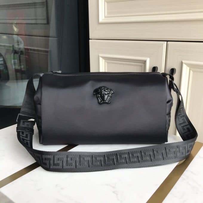 ヴェルサーチェバッグコピー 定番人気2021新品 VERSACE メンズ ショルダーバッグ