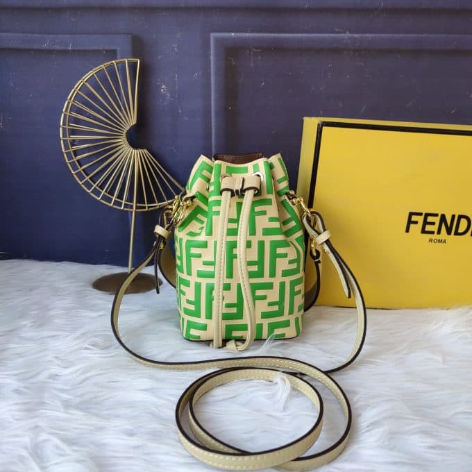 フェンディバッグコピー 大人気2022新品 FENDI レディース バケツバッグ