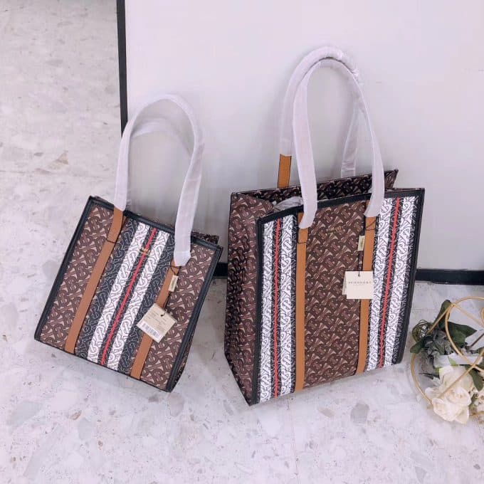2019秋冬定番商品バーバリー(BURBERRY)☆レディース トートバッグコピー☆爆発人気商品!数量限定発表★♫♪ - 画像 (9)